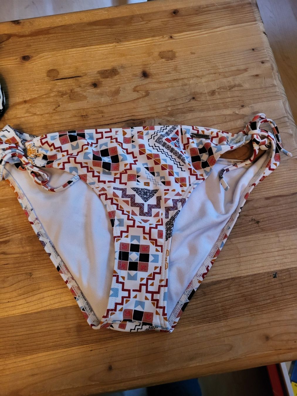 Lotti di vestiti: Diverse Badesachen ca. 40/42 – Usato da Guggisberg venduto da Aegertenlehn 6