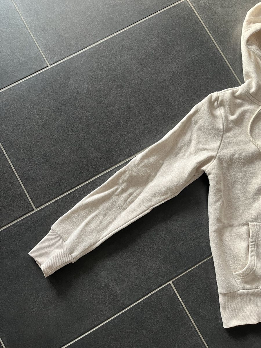 Maglioni & Felpe: Jäckli beige – Usato da Zofingen venduto da saaraaah___ 2