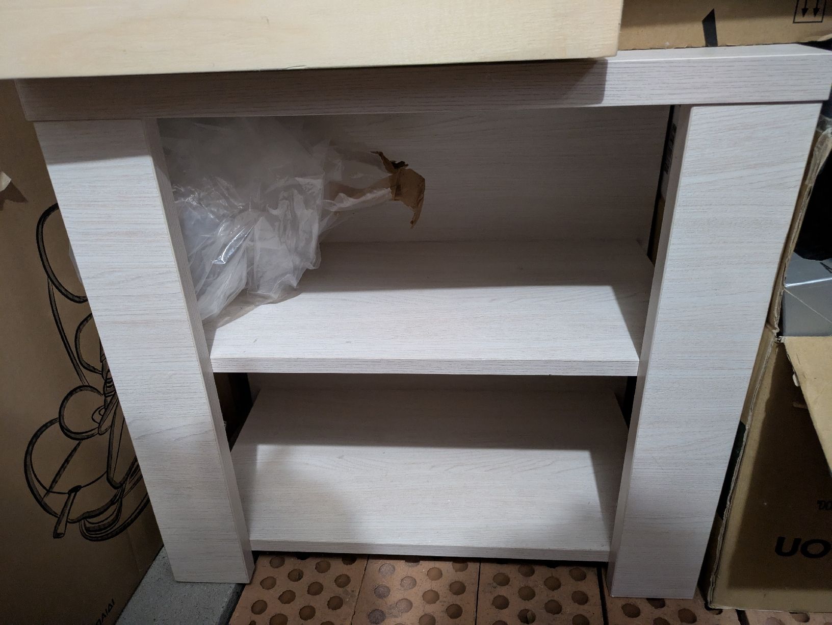 Regale: etagere + table de chevet – Gebraucht aus Matran von Taragor 3