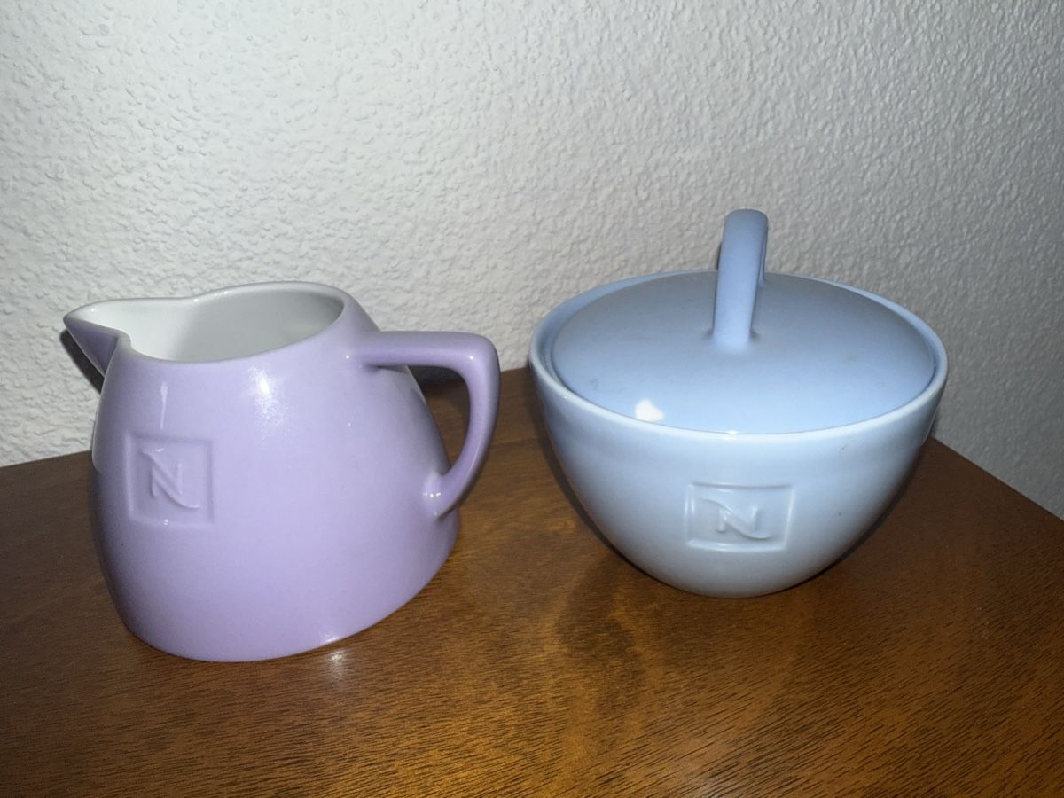 Services de table: Kaffeeset Nedpresso pastell – D'occasion à Mörschwil par Seegurke18 1