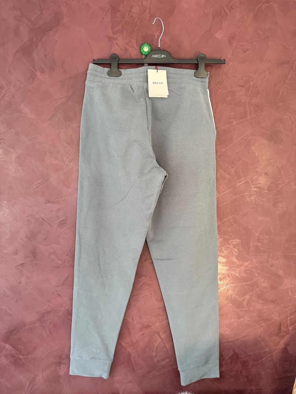 Bally Pantaloni: Bally Jogginghose damen S Graue Trainingshose Lang Freizeit – Nuovo e nell'imballaggio originale da Volketswil venduto da praxis12 3