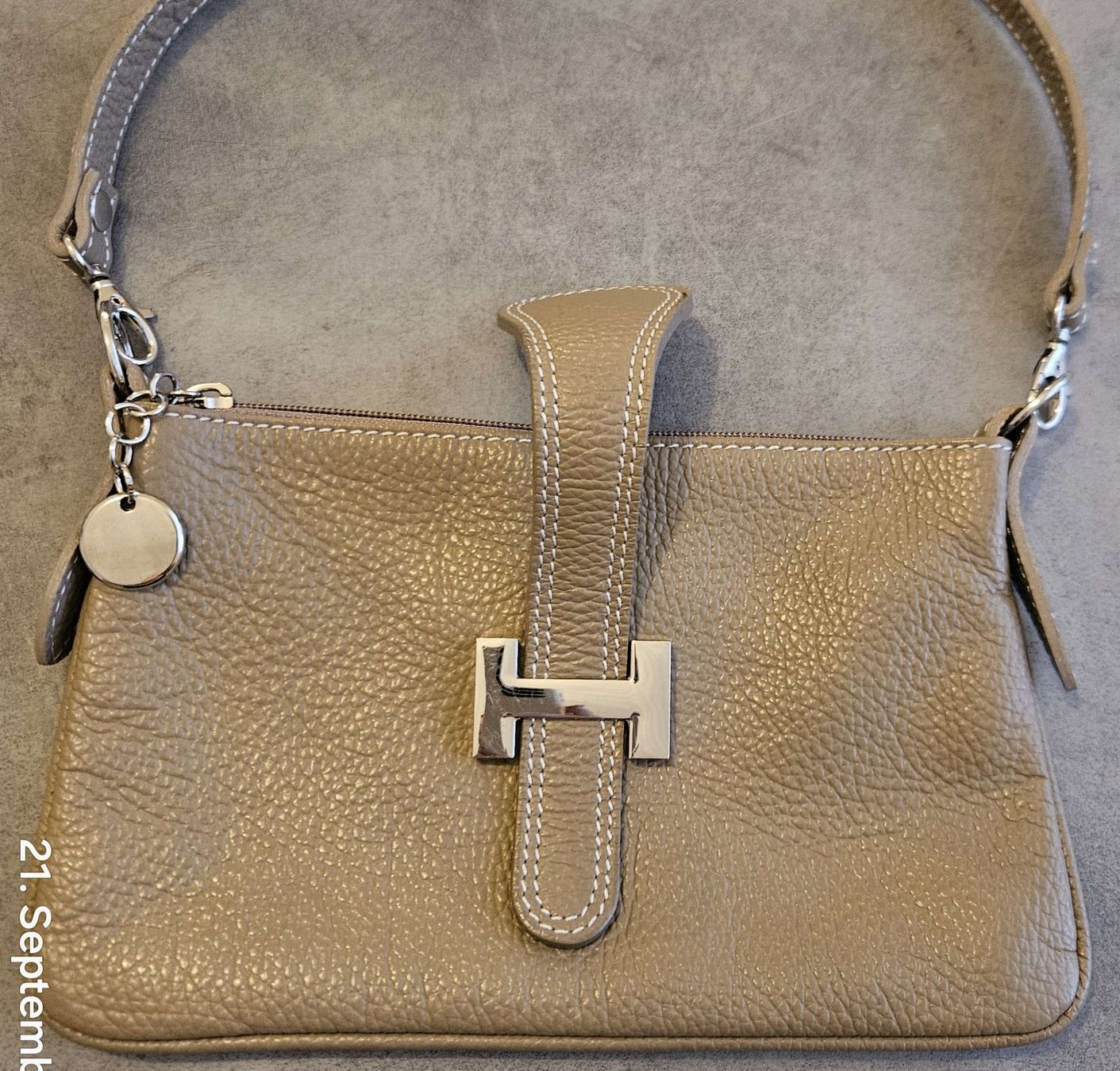 Borse da donna: Handtasche beige mit H-Verschluss gebraucht – Usato da Bünzen venduto da Milly32