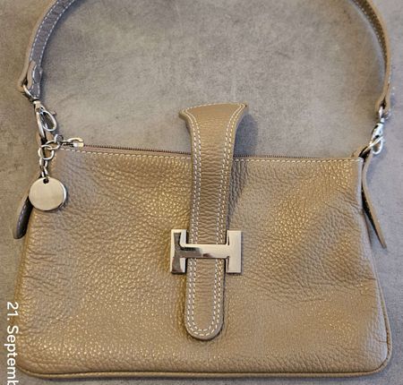 Handtasche beige mit H-Verschluss gebraucht
