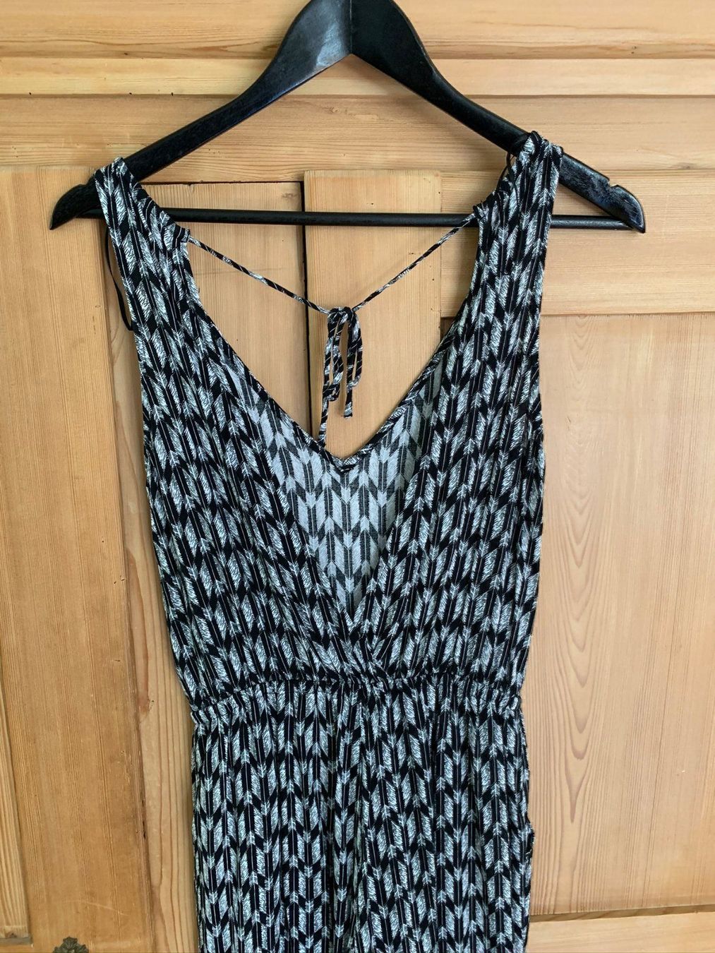 H&M Tute: Jumpsuit schwarz-weiss gemustert locker – Usato da Zürich venduto da Diazaio 3