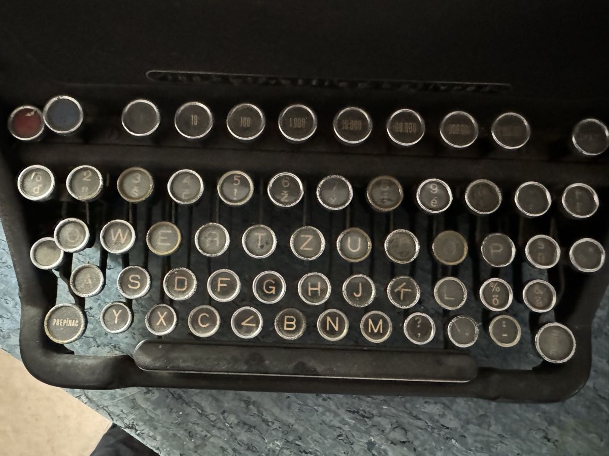 Olivetti Macchine da scrivere: Schreibmaschine Antik von Olivetti – Usato da Samstagern venduto da Dufman 2