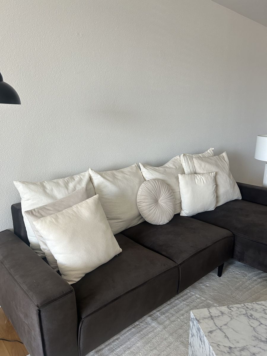 Sofas: Ecksofa dunkelgrau Velours guter Zustand – Gebraucht aus Aarburg von mel_t6n9 2