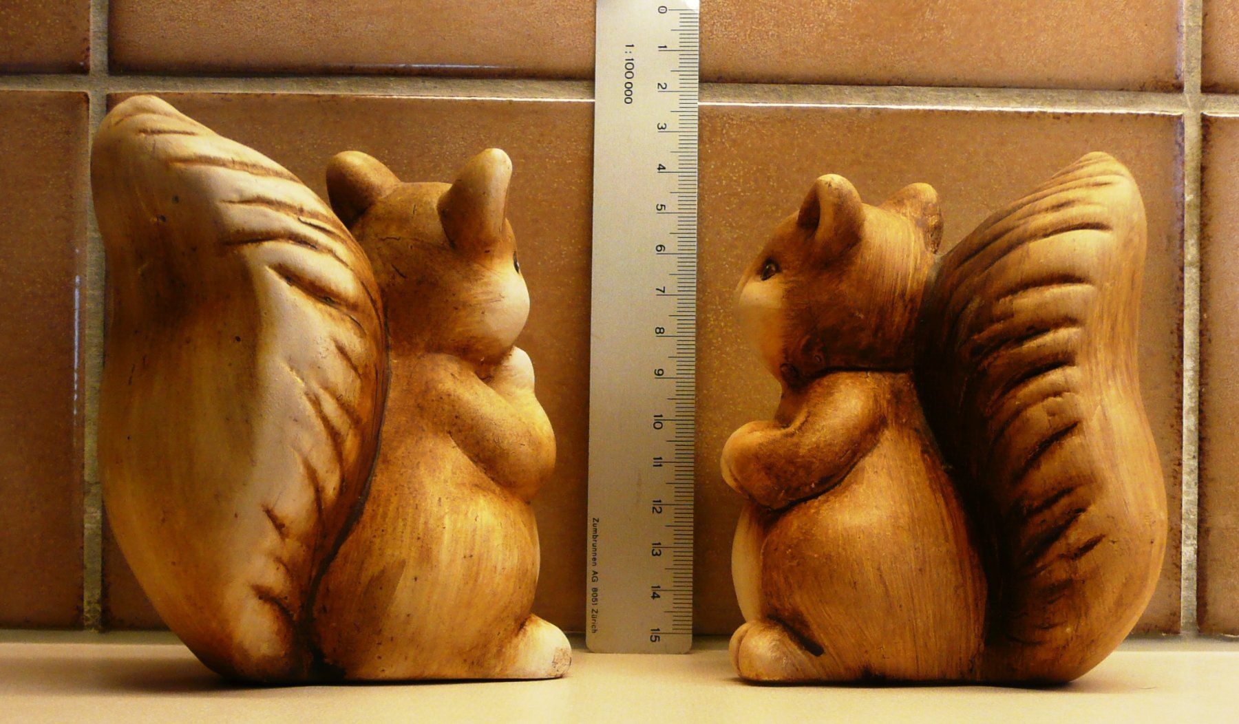 Statuette: 2 Eichhörnchen aus Ton (?); ca. 11 cm – Usato da Zürich venduto da zuerich00 1