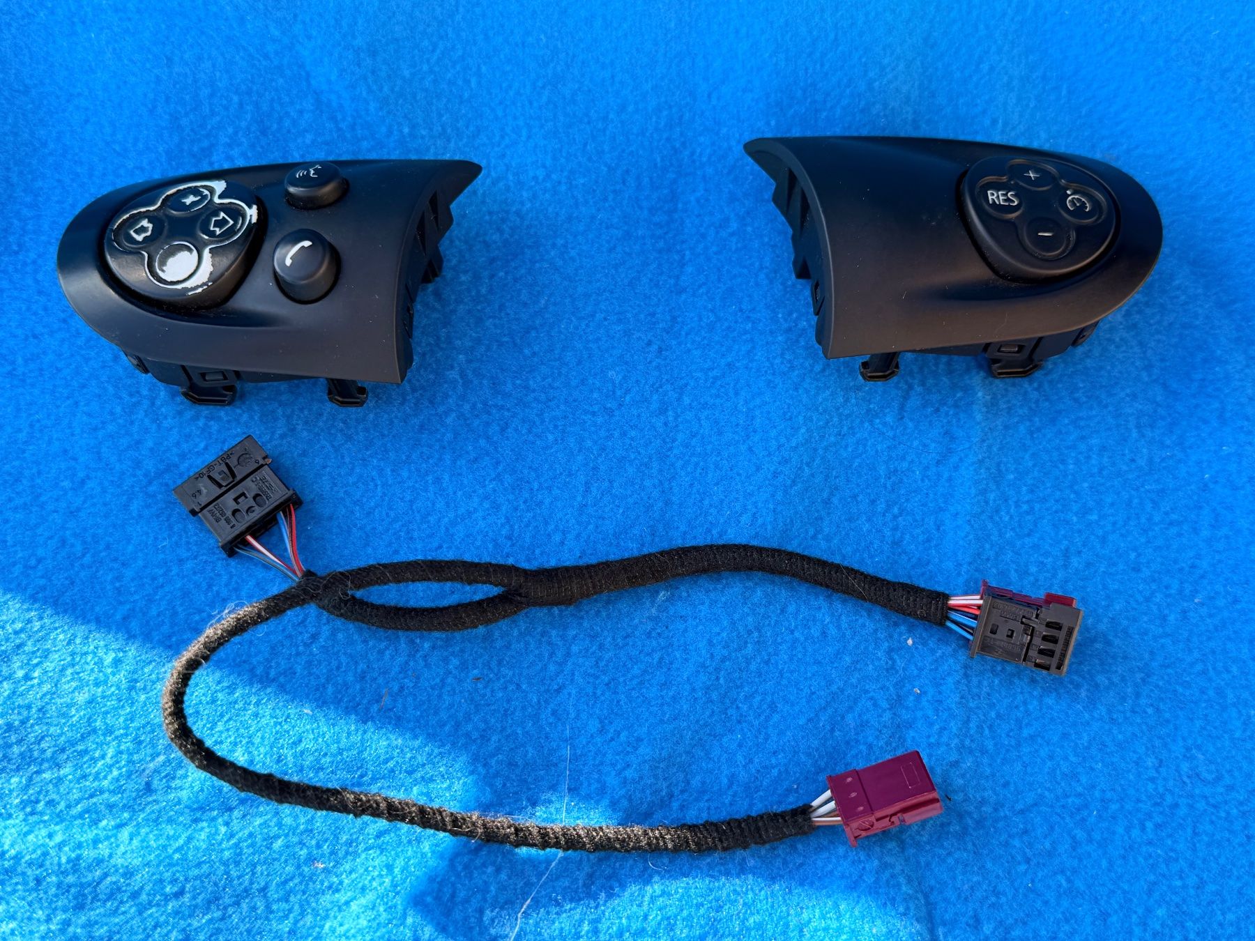Mini Toutes les pièces auto: Bedienelemente für Multifunktionslenkrad Mini R56 – D'occasion à Röschenz par Sandro1981 2