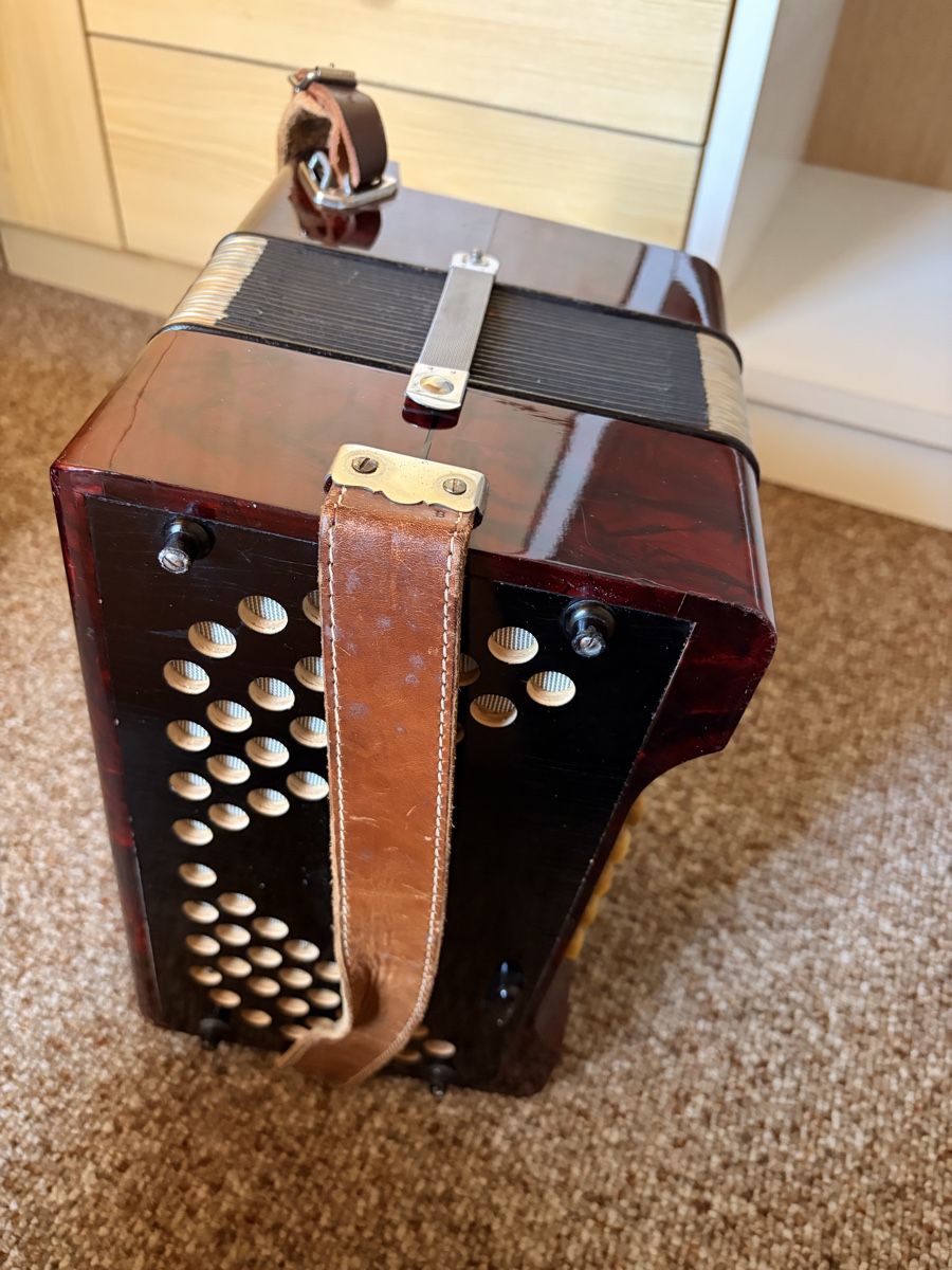 Hohner Strumenti musicali: Hohner Norma III Akkordeon / Handorgel mit Originalkoffer – Usato da St. Gallen venduto da crutz93 4