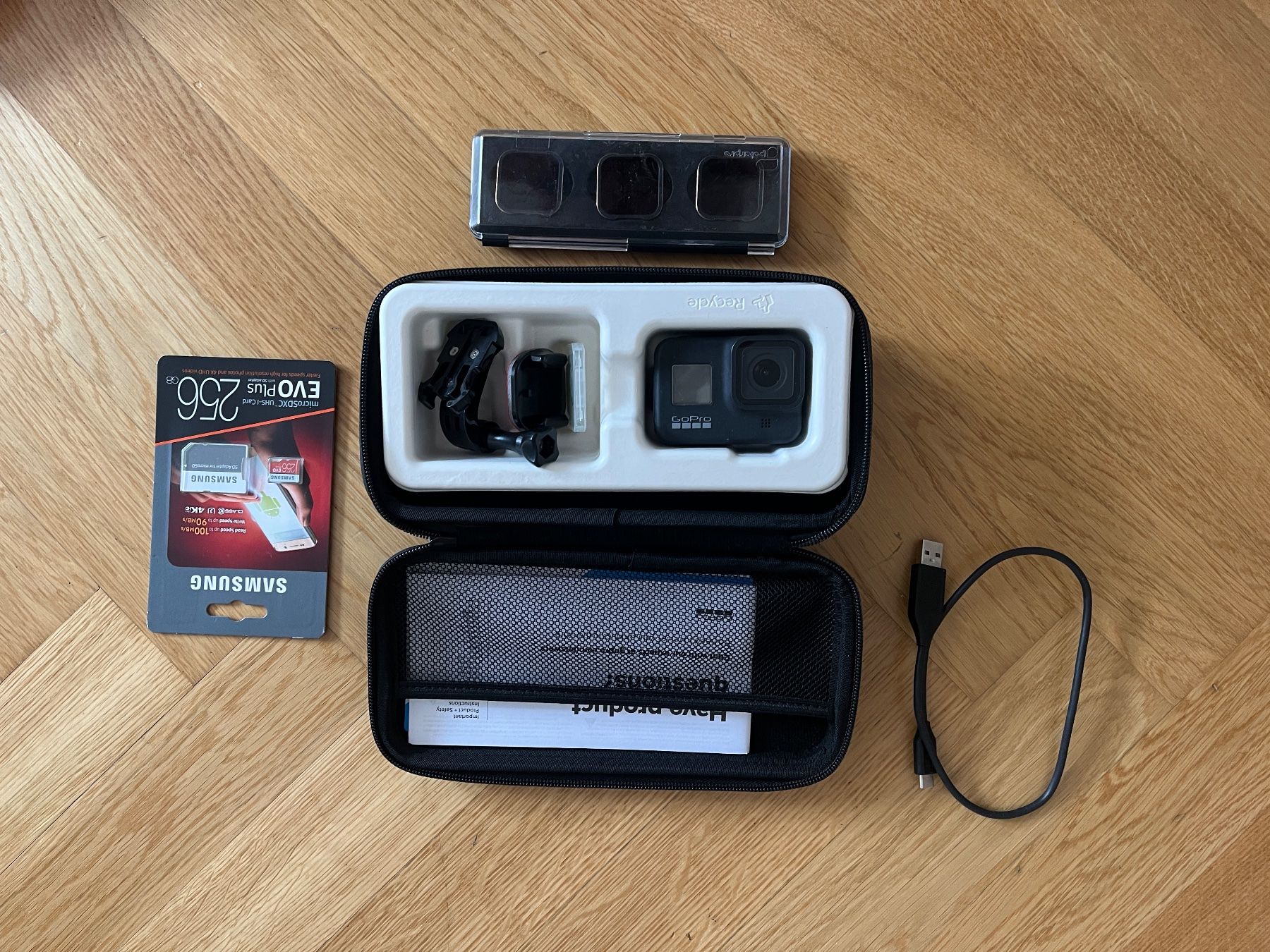 Gopro Action Cam: GoPro HERO 8 Black Set mit Zubehör – Usato da Zürich venduto da bretxo 2
