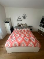 Bett und Lattenrost