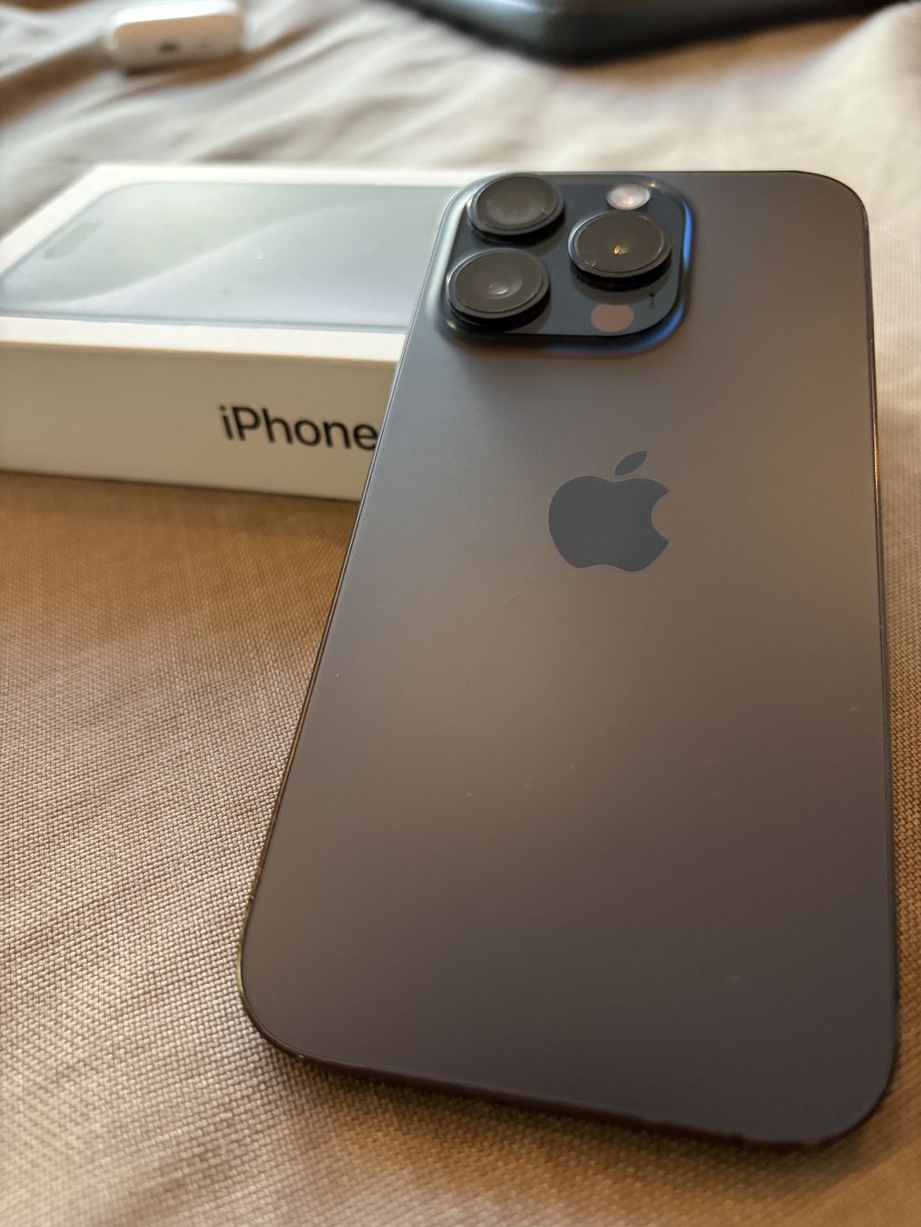Apple Handys / Smartphones: Apple iPhone 15 Pro 128GB - Blue Titanium – Gebraucht aus Zug von arthur1337