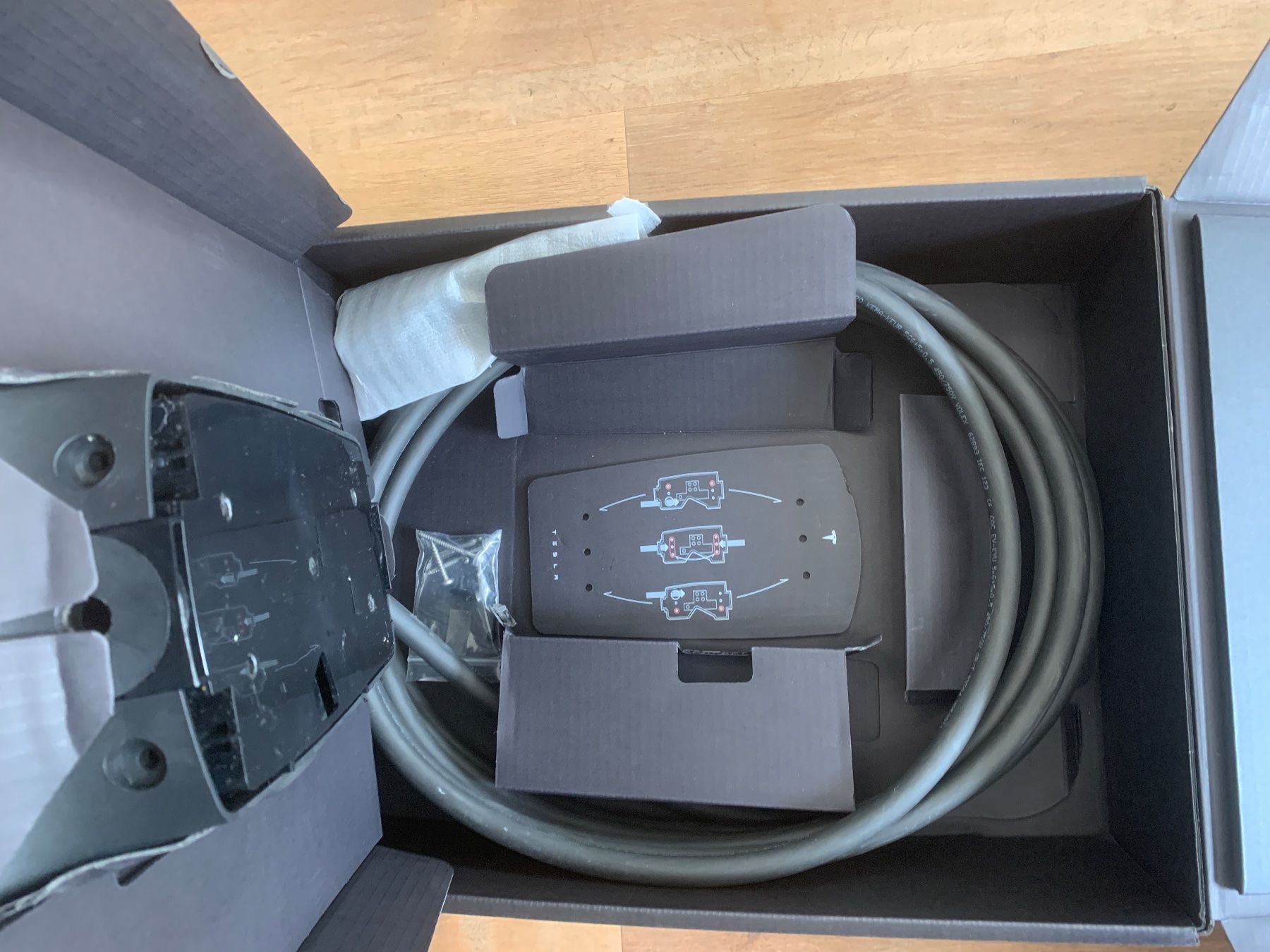 Caricabatterie: Tesla Wallbox Connector (3 gen.) Type 2 – Usato da Oetwil an der Limmat venduto da SolarVision 1