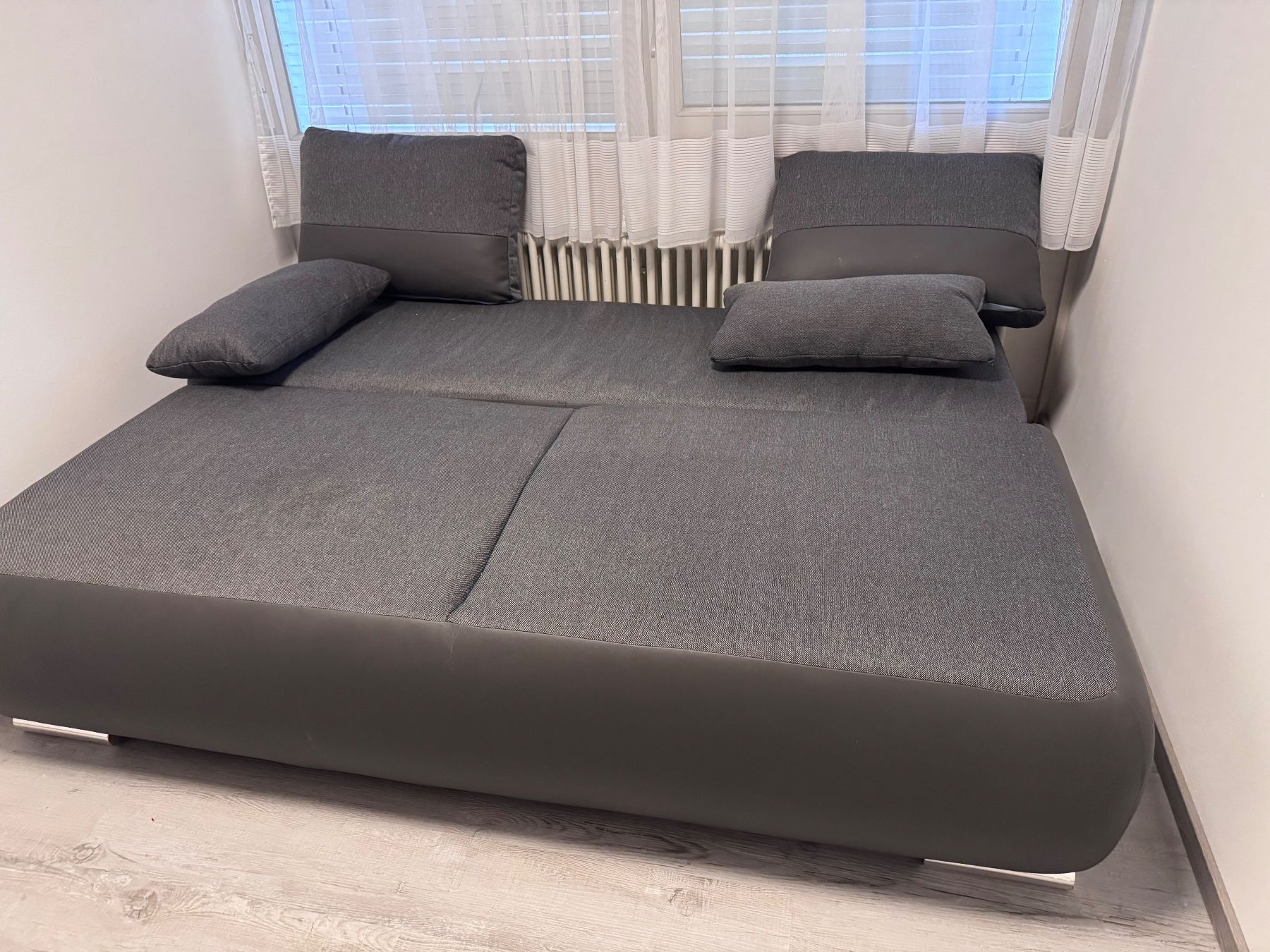 Conforama Divani: Sofa grau 3-Sitzer gebraucht – Usato da Oberrohrdorf venduto da Sole2022 1
