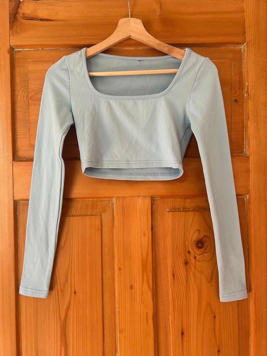 Shein Maglioni & Felpe: Hellblaues Crop Top mit langen Ärmeln, Grösse XS – Usato da Frauenfeld venduto da lin_77m9