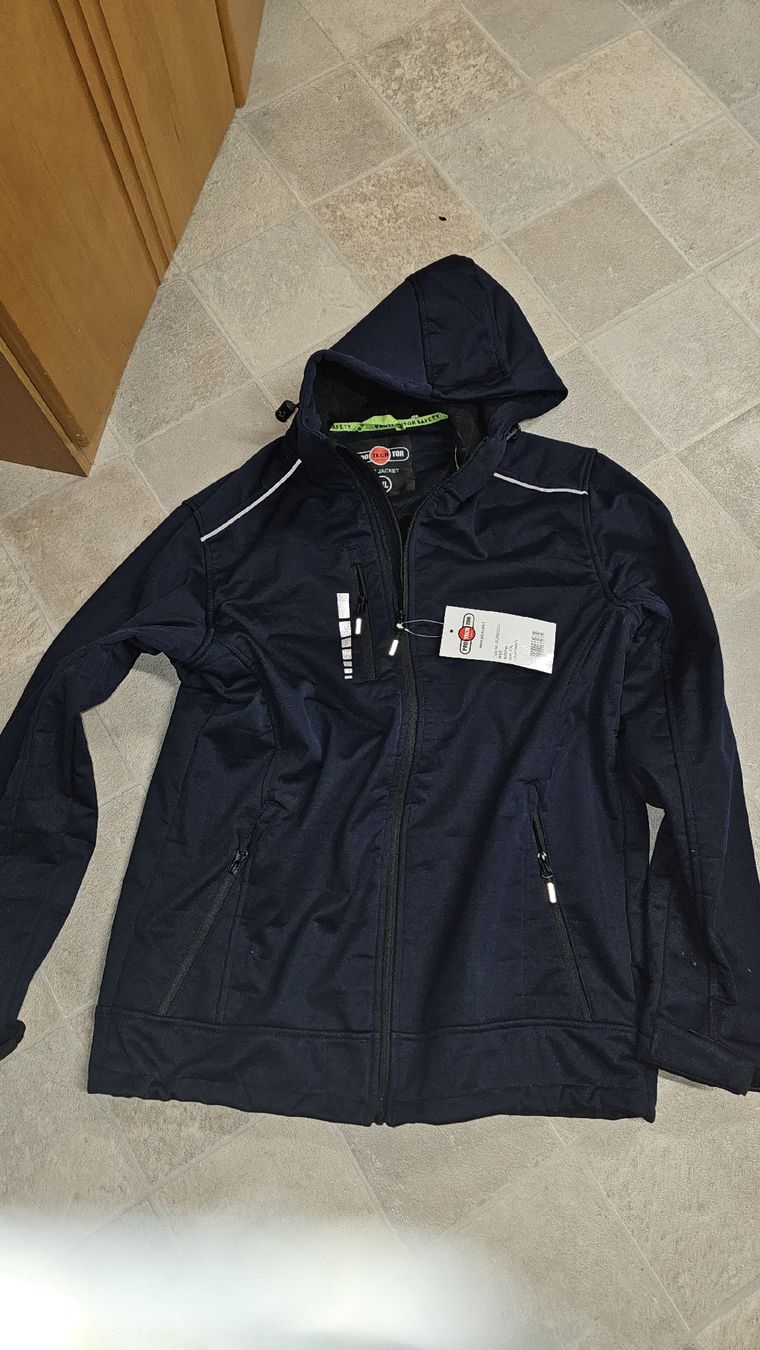 Vestes: Softshell jacke  – Neuf avec emballage d'origine à Eglisau par ruscyo12