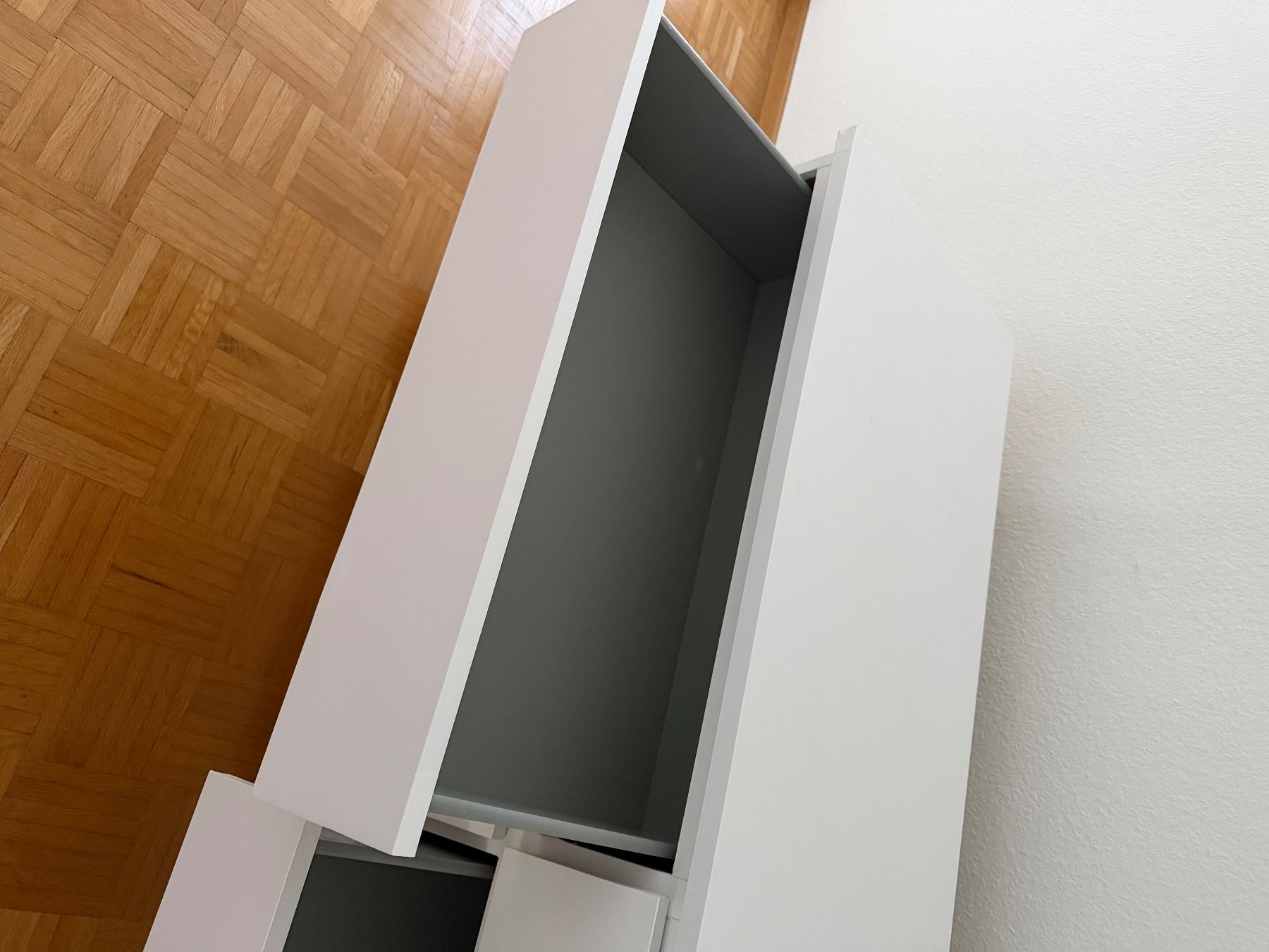 Ikea Cassettiere: Kommode weiss 6 Schubladen guter Zustand – Usato da Zürich venduto da Zuzana82 2