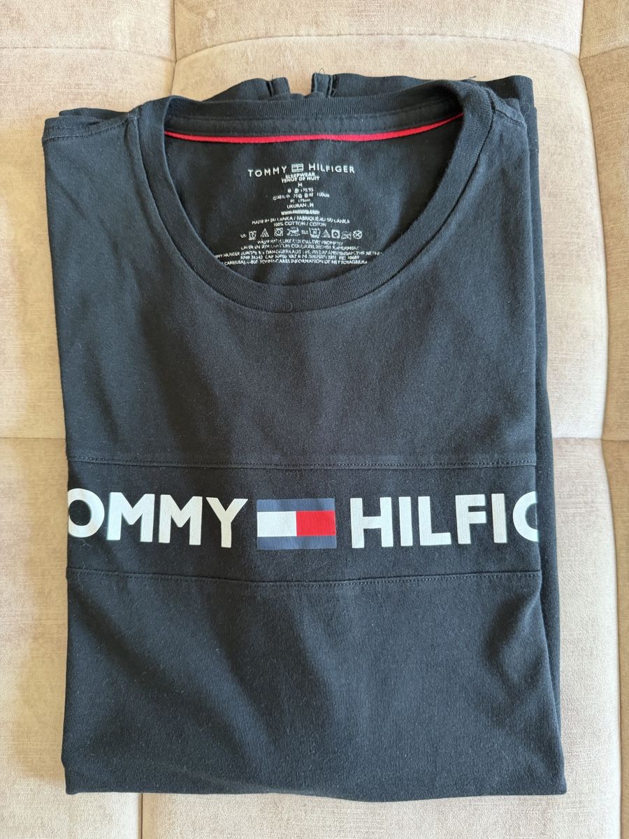 Tommy Hilfiger T-shirt: Tommy Hilfiger Taille M - État impeccable – Usato da La Chaux-de-Fonds venduto da PTobias