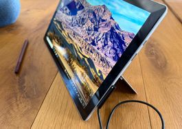 Microsoft Surface Pro 4 Tablet mit Stift
