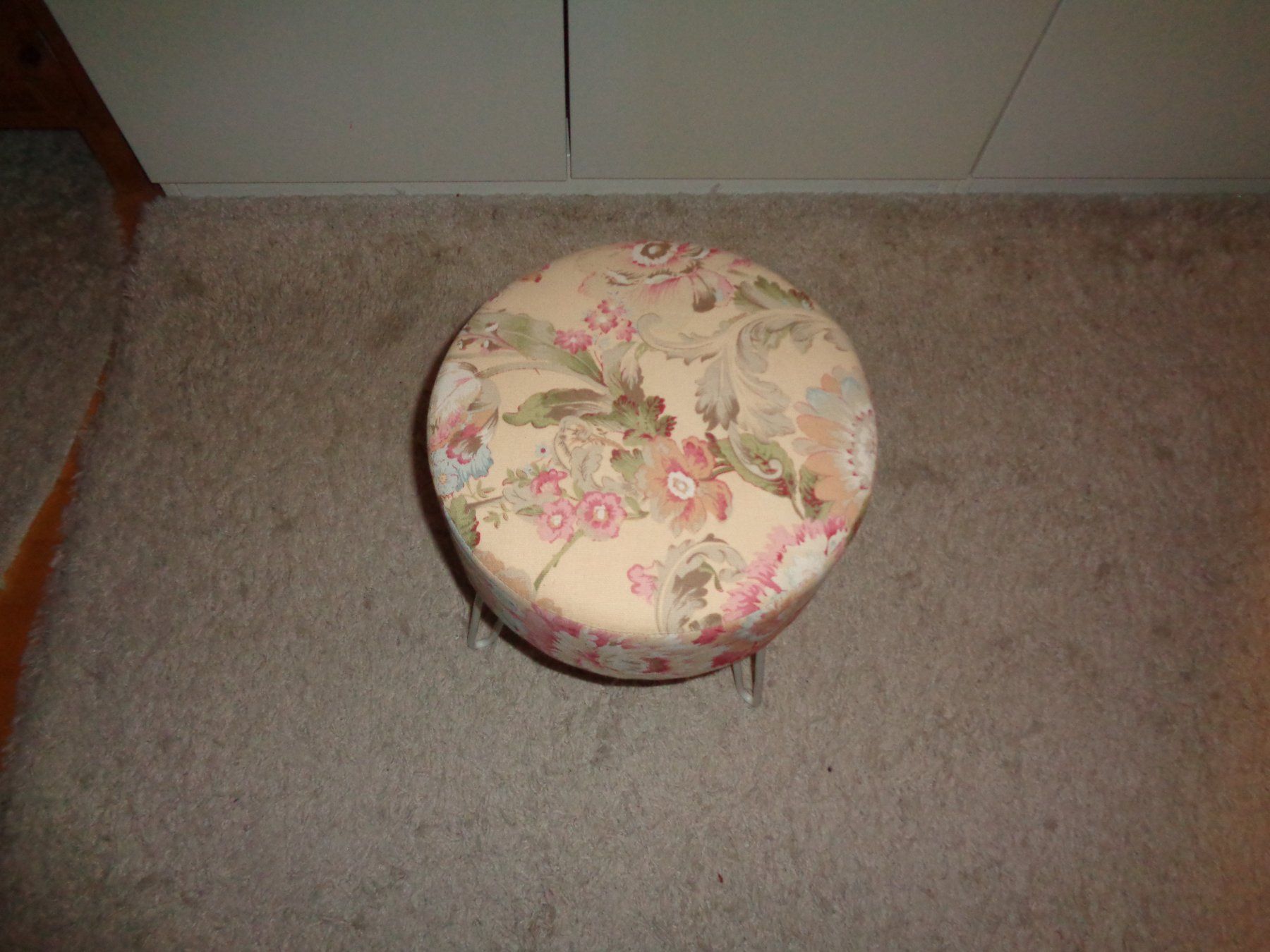 Hocker: *** Shabby Hocker *** / Blumen – Gebraucht aus Othmarsingen von Leuchtturmlady 6