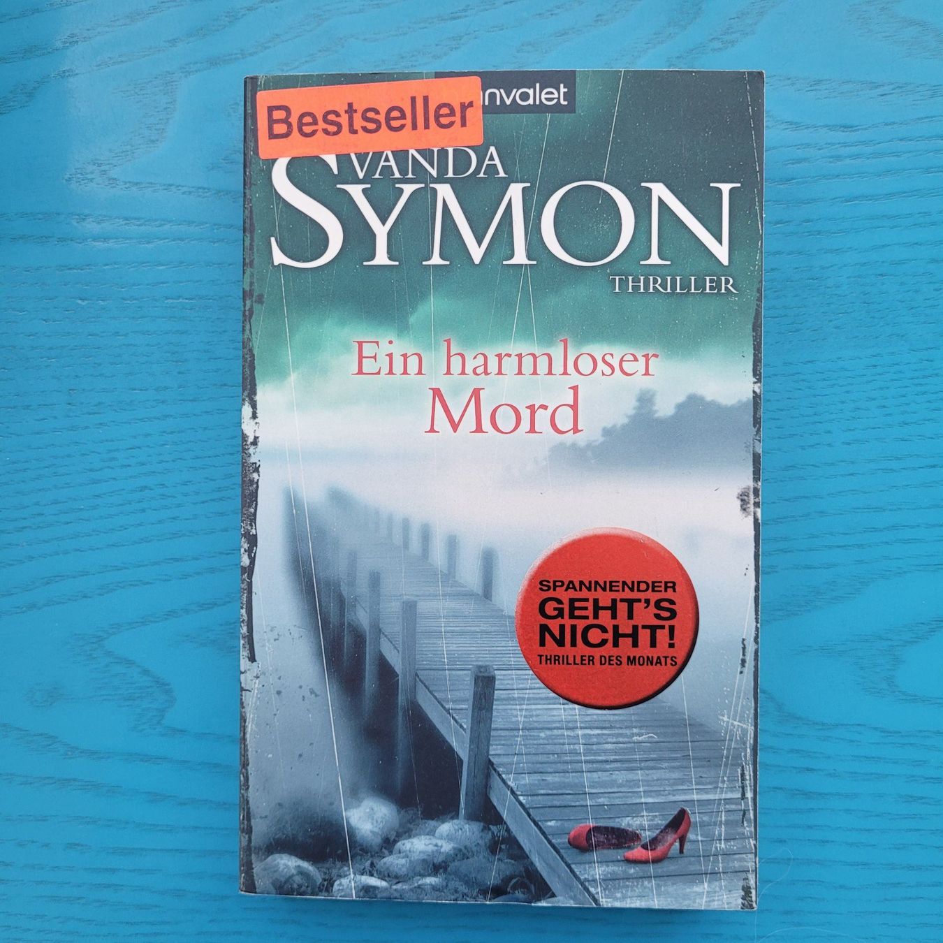 Libri: Vanda Symon- Ein harmloser Mord – Nuovo (secondo la descrizione) da SCHÜBELBACH venduto da CoKaHa