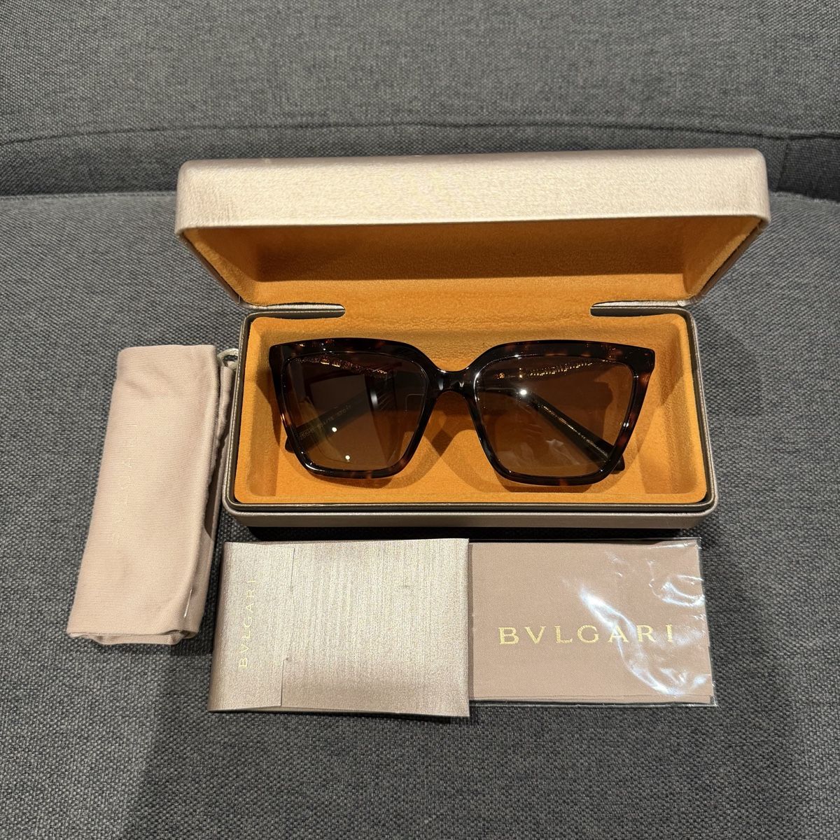 Bulgari Occhiali & Lenti: Bvlgari Sunglasses – Usato da Lausanne venduto da its_zl9h