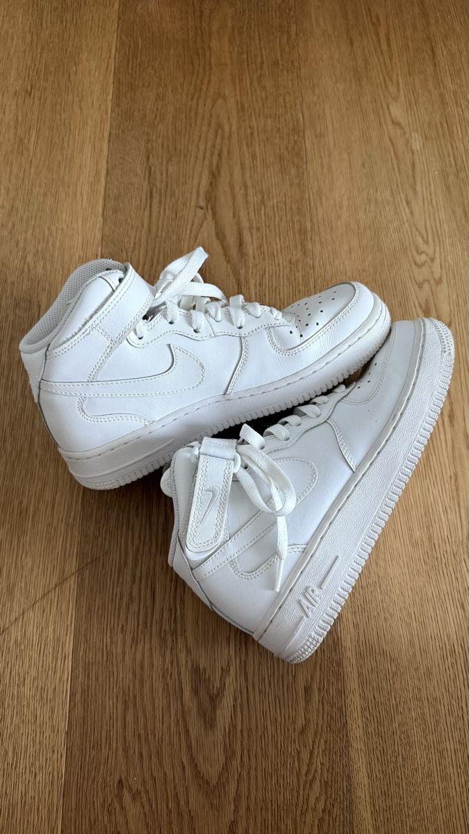 Nike Scarpe da uomo: Nike Air Force 1 High sneakers 37.5 – Usato da Boswil venduto da hey.itsme