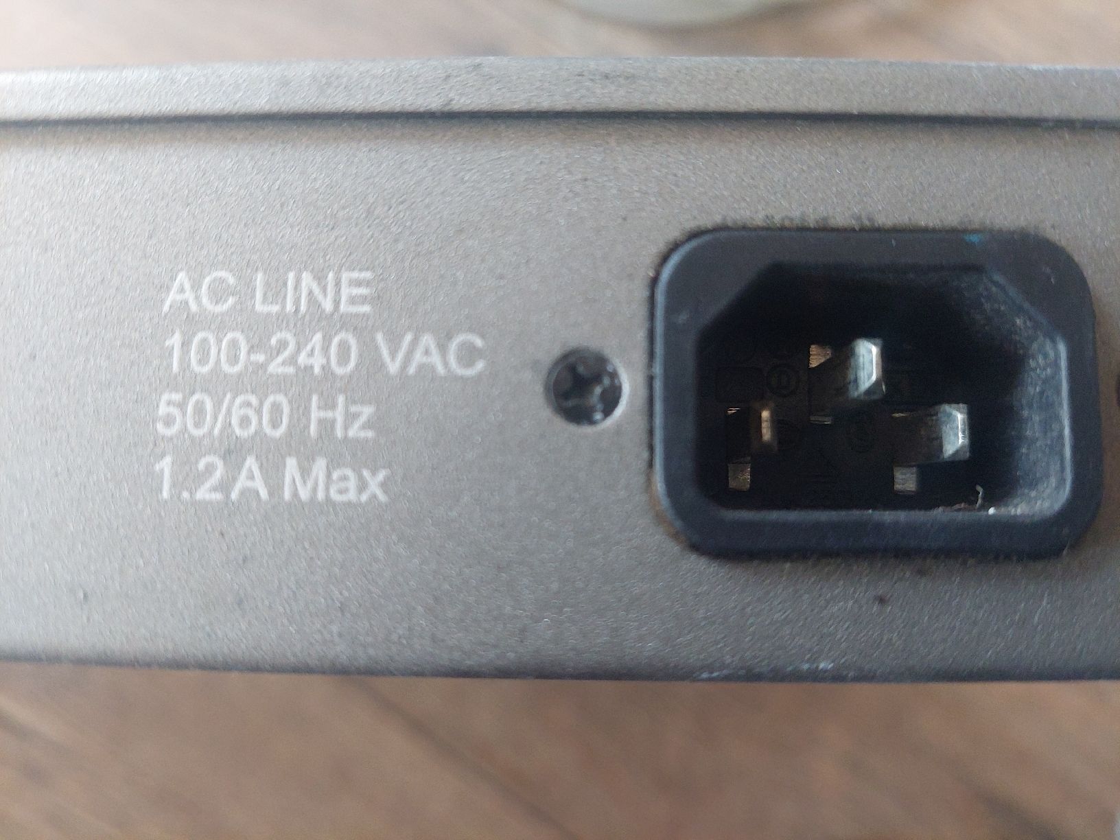 Hub & Switch: LevelOne 16-Port Gigabit Switch – Usato da Niedergösgen venduto da Lene1805 2