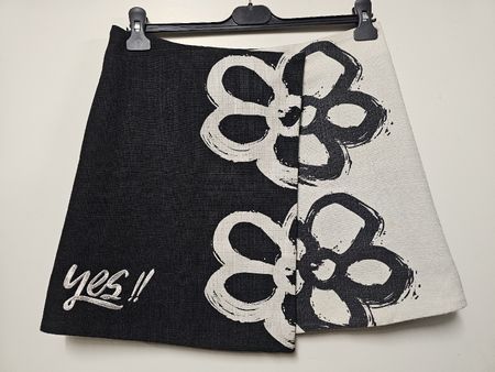 Jupe Desigual Croisée Originale Noir et Blanc Cassé // T.40