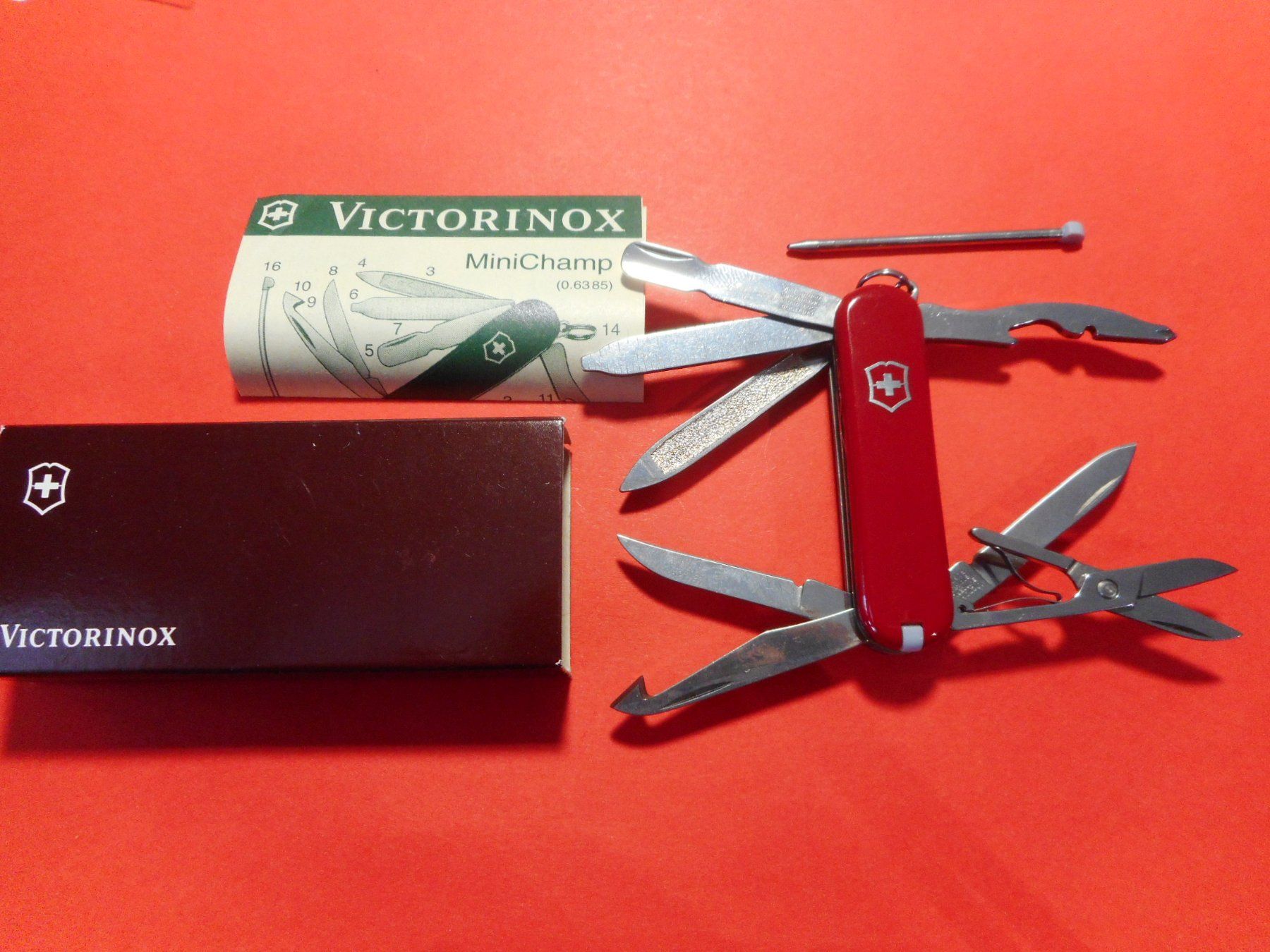 Victorinox Coltelli tascabile: Victorinox  Minichamp old Version - Vintage – Nuovo e nell'imballaggio originale da Rotkreuz venduto da Hubbil