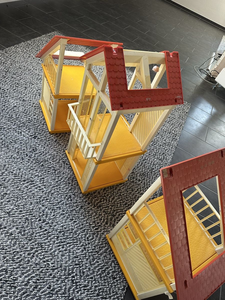 Barbie Puppenhäuser & -möbel: Altes Barbie-Haus – Gebraucht aus Münchenbuchsee von Lenga 6