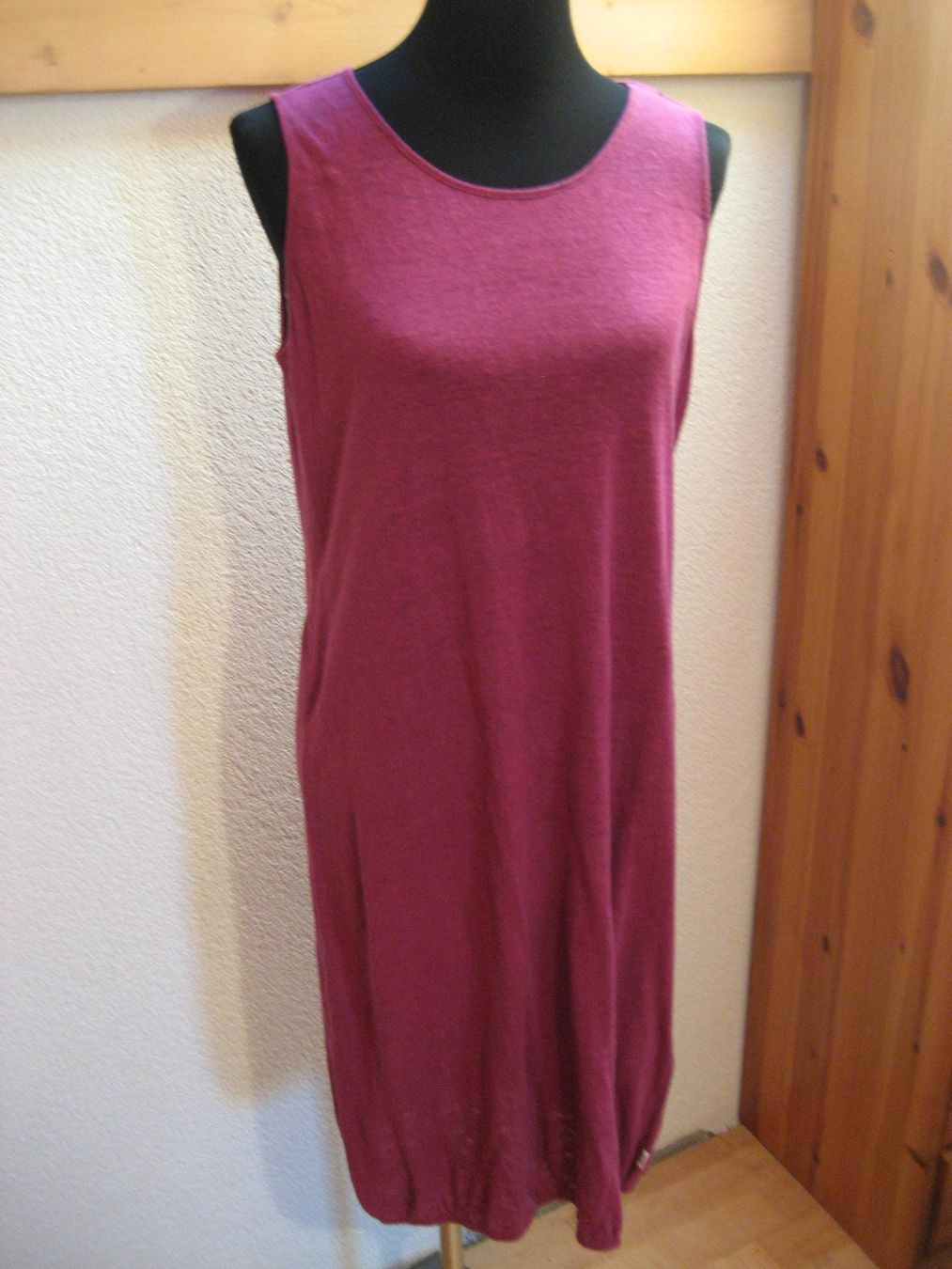 Robes: Robe 100% lin Deeberg taille M – Neuf (Voir description) à Delémont par marryb