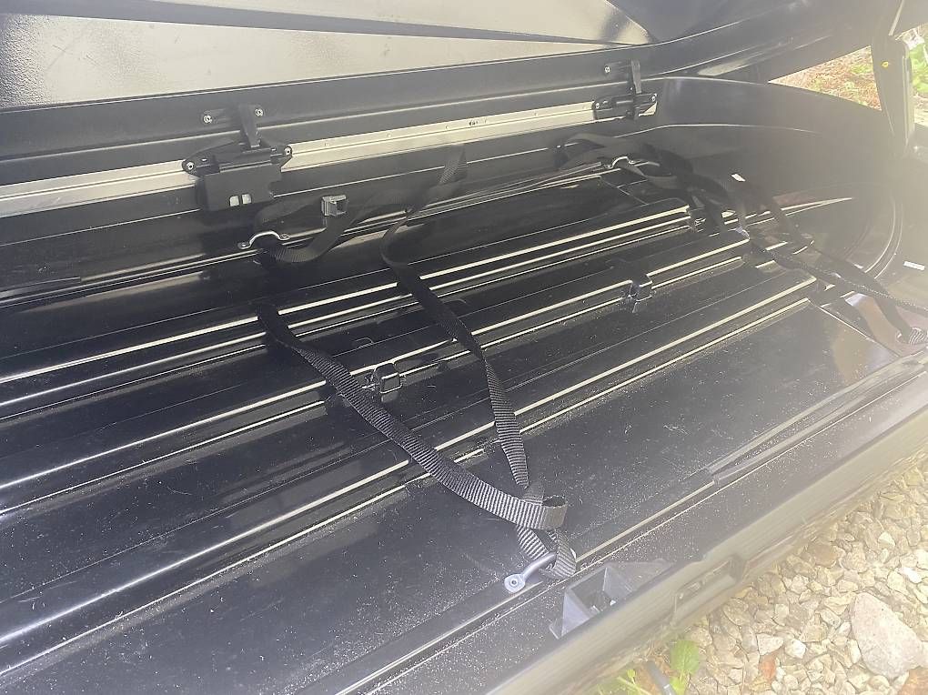 Thule Box da tetto: Coffre de toit/ Dachbox Thule avec barres – Usato da Palézieux-Village venduto da eschmitt410 1