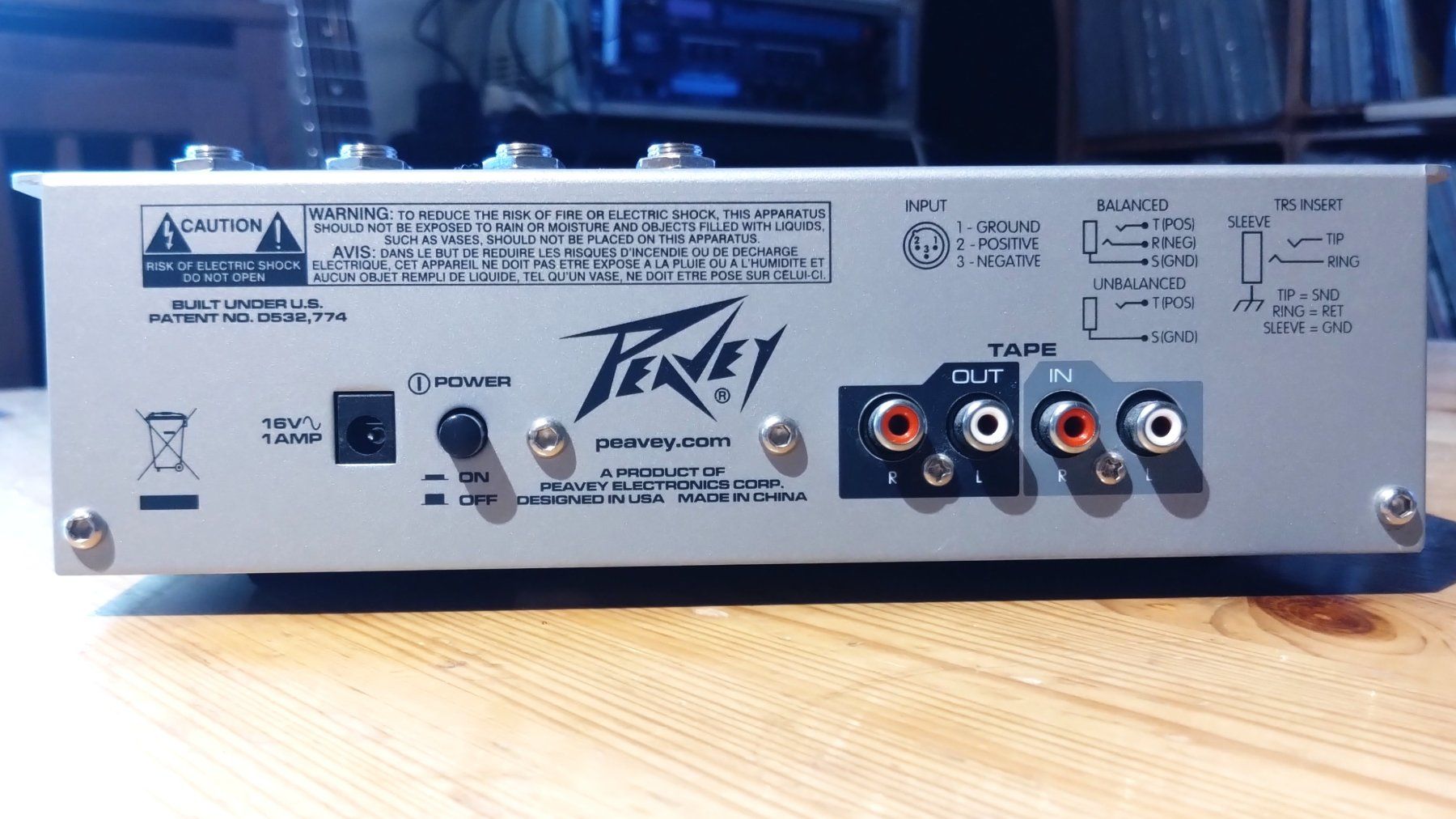 Peavey Console di mixaggio: Peavey PV8 Compact Mixer – Usato da Lyssach venduto da YYZ10 2