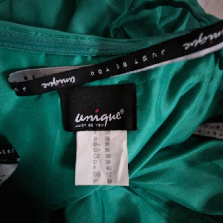 Vestiti: Elegantes Cocktailkleid von Unique – Usato da Schmerikon venduto da lis_lj2v 2