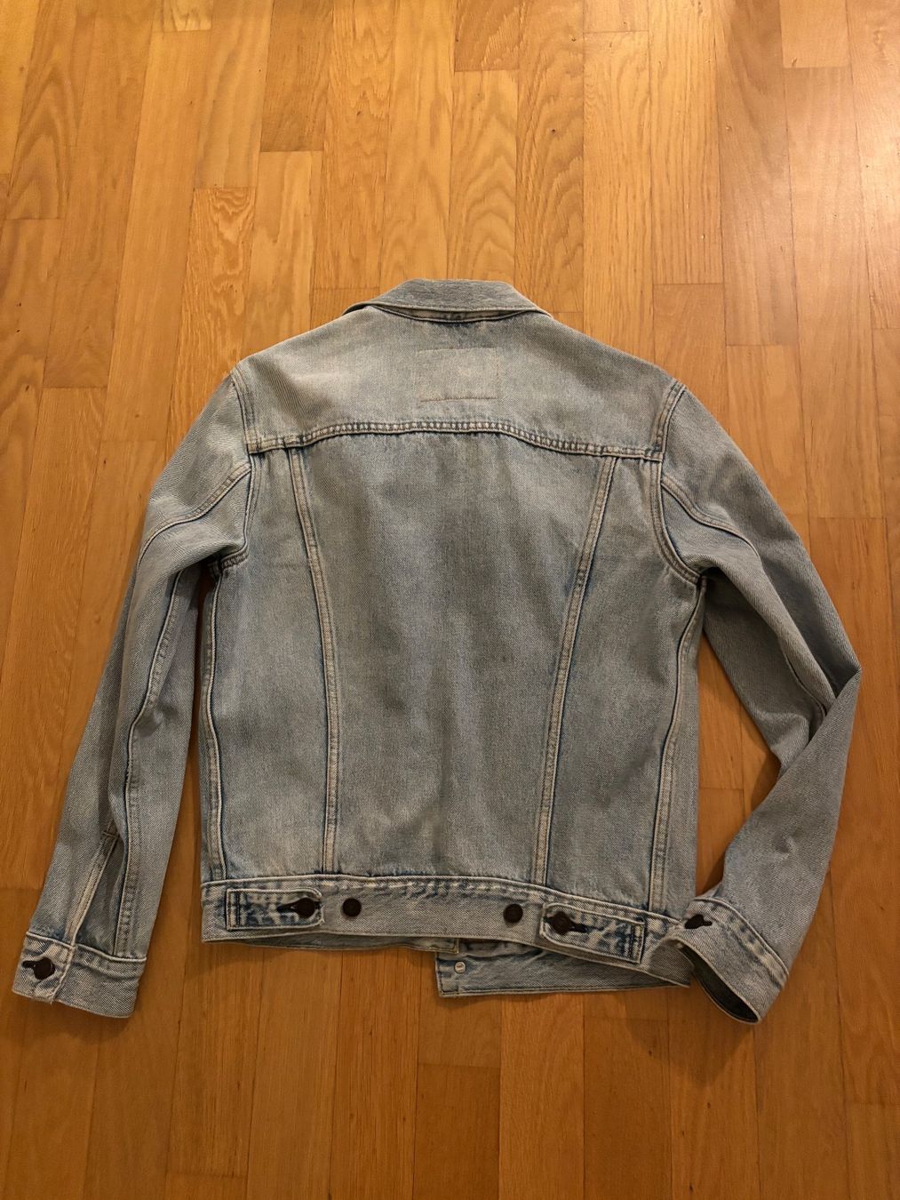 Levi's Giacche: Levi’s Jeansjacke Gr S – Usato da Zürich venduto da Hellehellgren 1