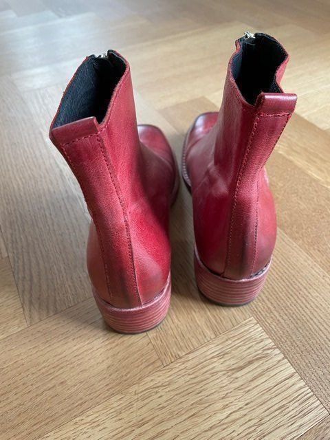 Damenschuhe: NEU: Wunderschöne rote Stiefeletten 36 – Neu (gemäss Beschreibung) aus Bern von Delirious 6