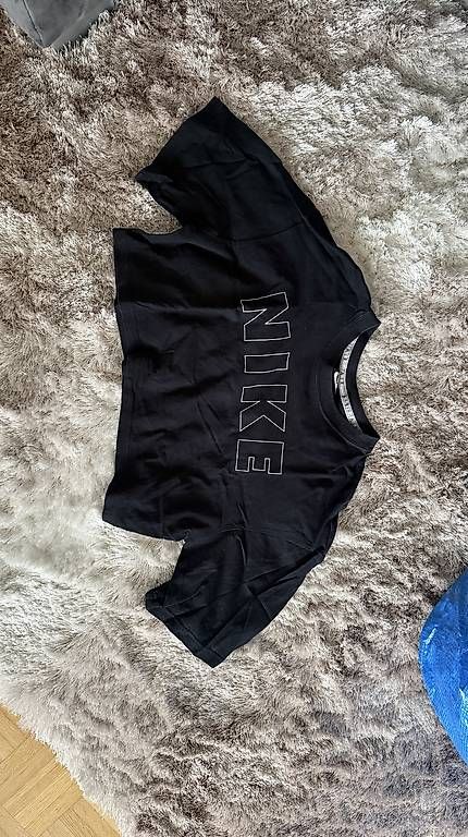 Nike T-shirt: Neues Nike Shirt Grösse M – Usato da Frauenfeld venduto da sarahmaracara