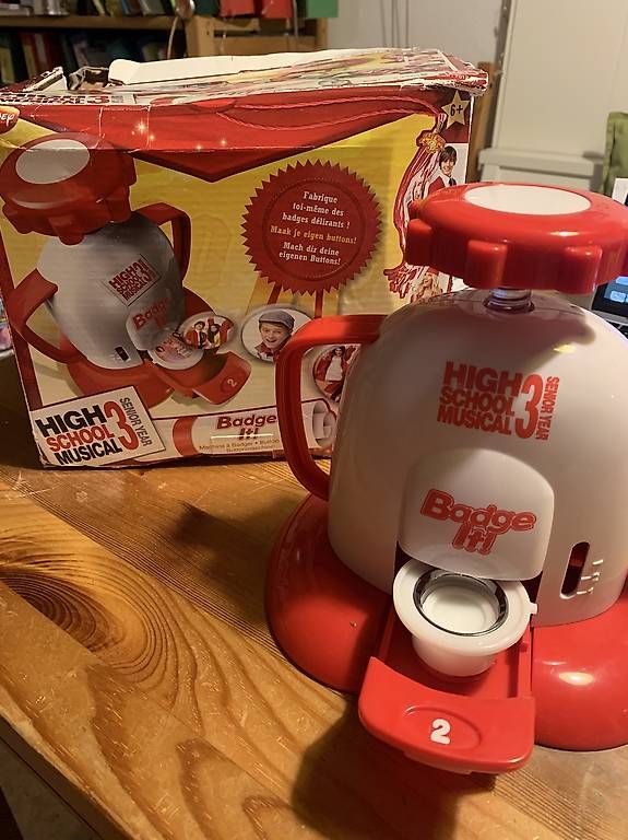 Boutons: Button maker, Ansteckknöpfe – D'occasion à Wabern par walsn1