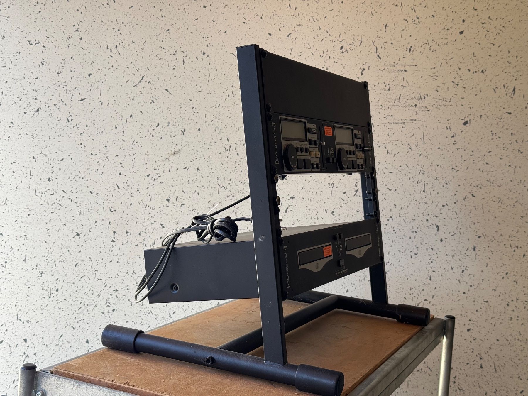 CDs: StageLine CD-Player und Doppel CD-Player mit Rack – D'occasion à Frümsen par 9tmr 2