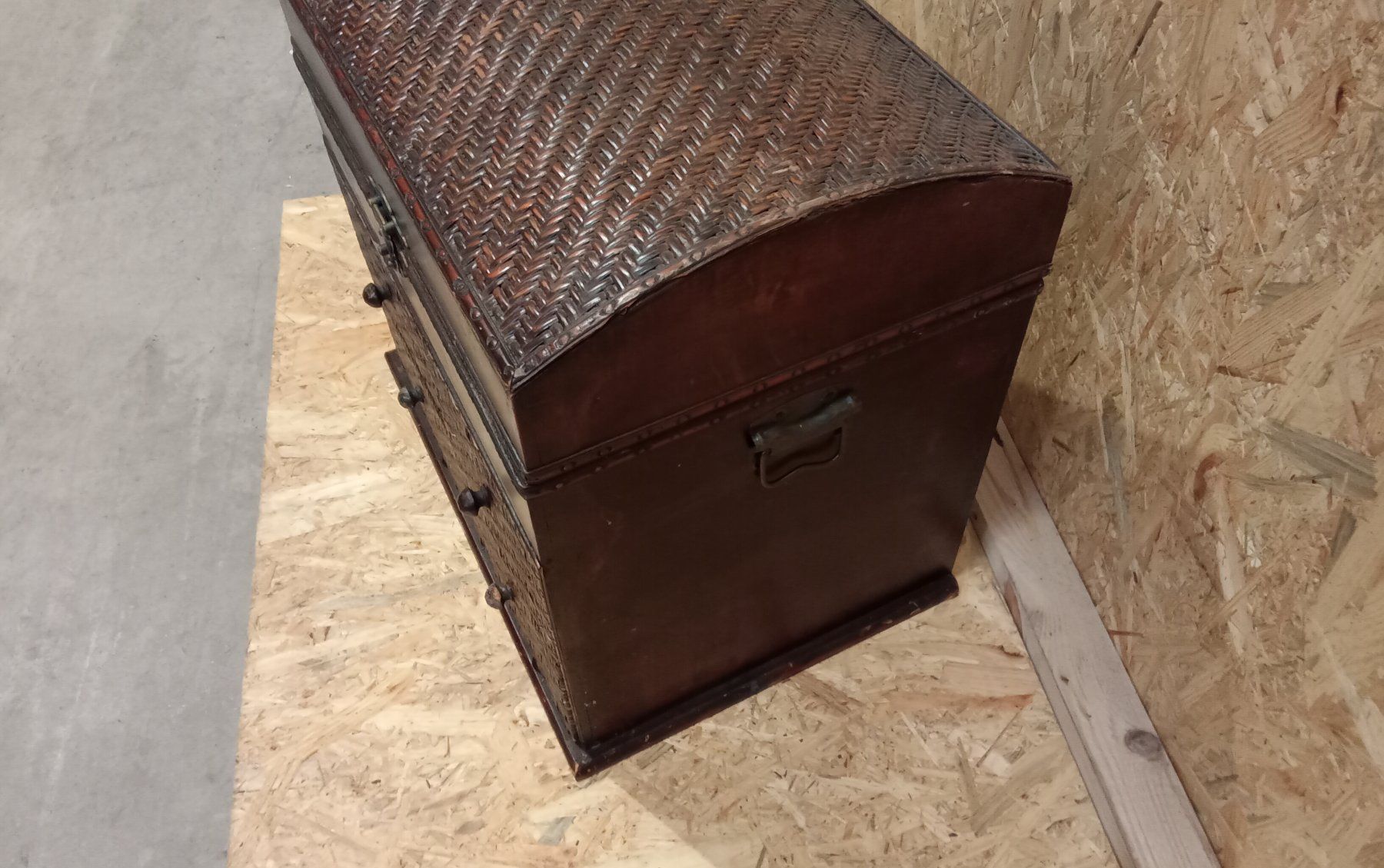 Cassapanche: Vintage Truhe/Kommode , einzigartiges Design – Usato da Mollis venduto da gar_wqz5 2