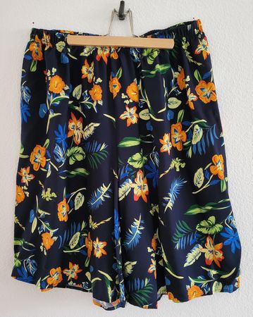 Hosenrock dunkelblau mit Blumenmuster elastischer Bund
