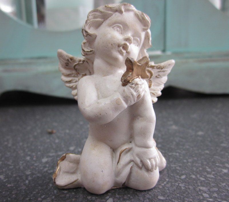 Statuette: Kleiner Engel mit Stern in den Händen – Usato da Bischofszell venduto da Pfau0 1