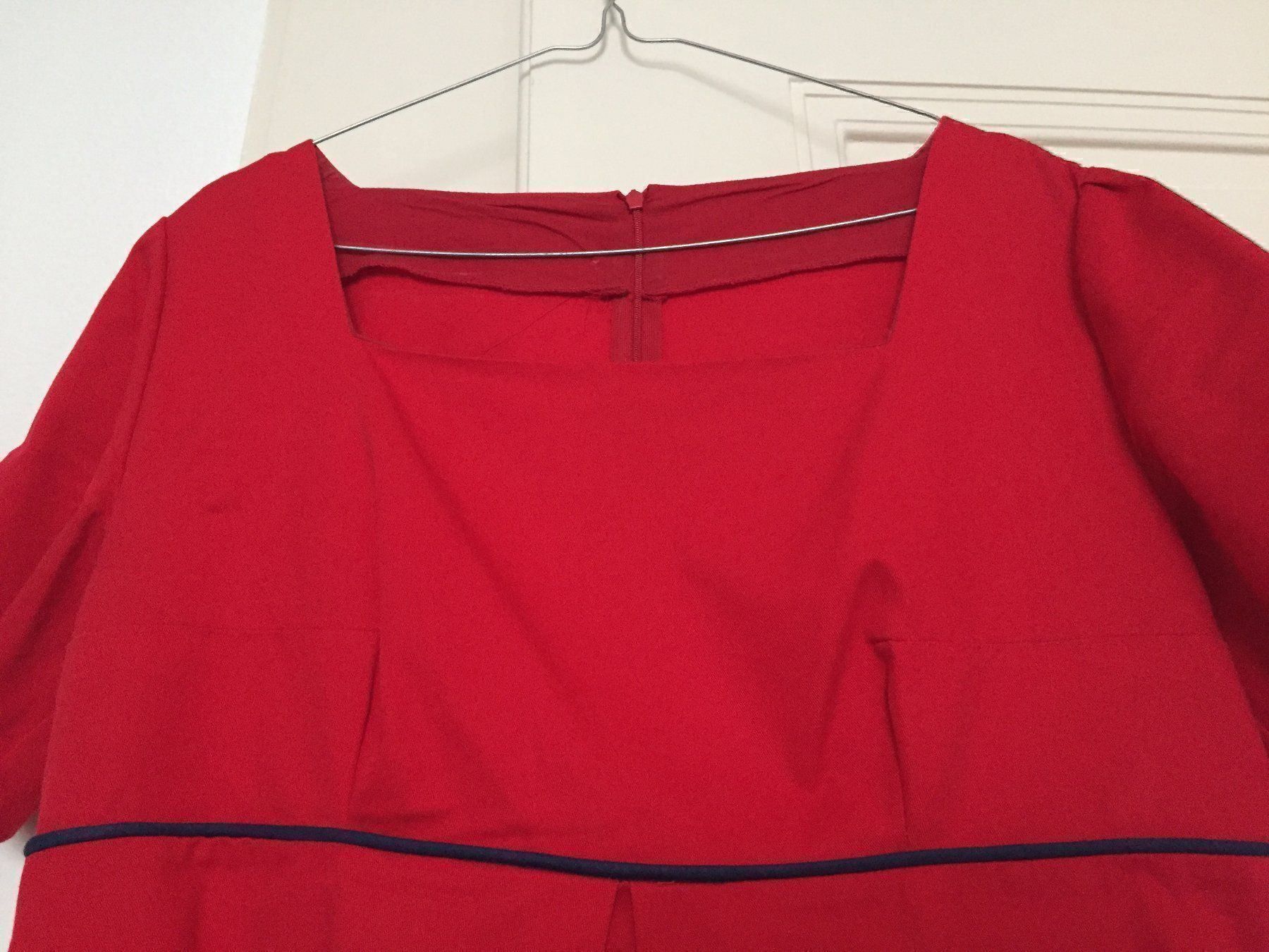 Kleider: Robe confectionnée à la main – Gebraucht aus Genève von Donnet2 1