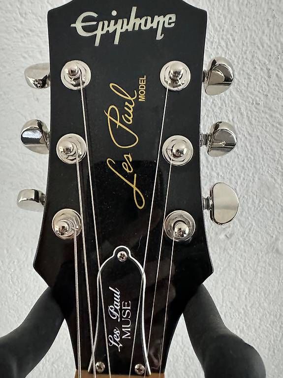 Strumenti musicali: Guitar epiphone lespaul Muse purple – Usato da Ollon VD venduto da MusiqueAddict 1