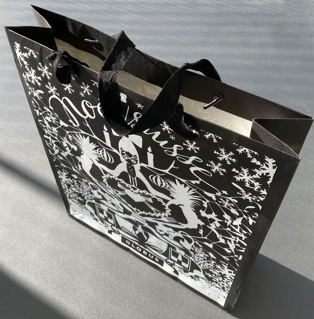 Borse: Papiertragtasche GLOBUS (2 Stück verfügbar) – Usato da Dietlikon venduto da Sa_Biene 1