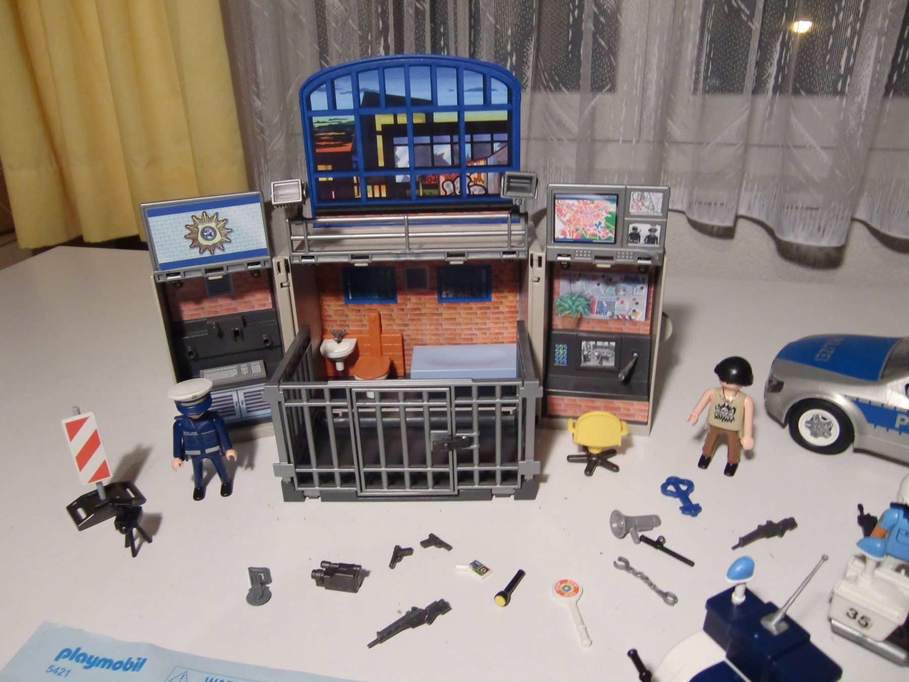 Playmobil Giocattoli: Playmobil Polizeistation klappbar - mit Polizeiauto – Usato da Arbon venduto da 200sterne 3