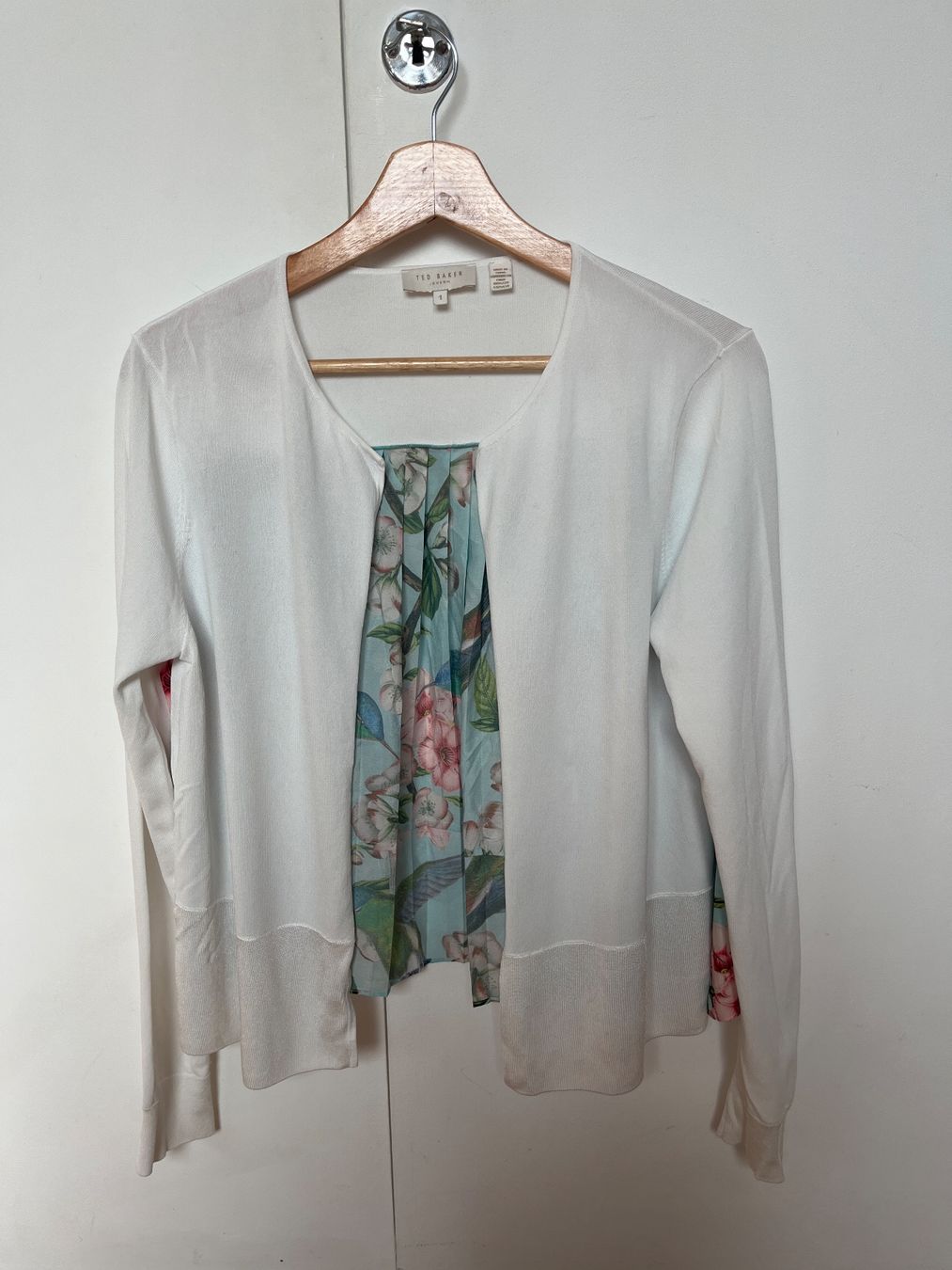 Gilets: Gilet Ted Baker taille 1 – D'occasion à Genève par fyshbird