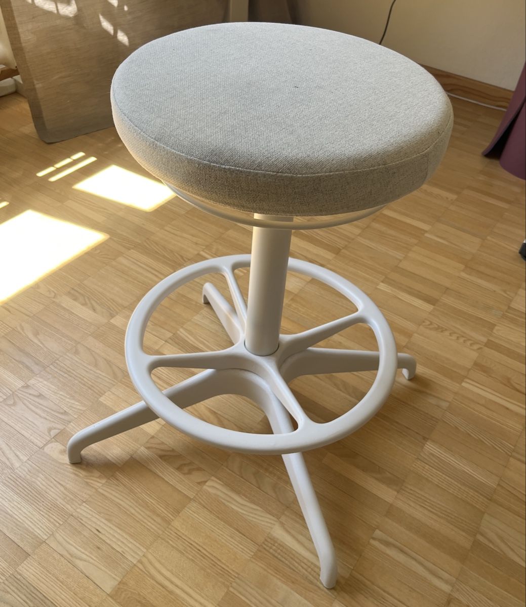 Ikea Stühle: Steh-/Sitzstuhl, höhenverstellbar – Gebraucht aus Zürich von leanfu_ 1