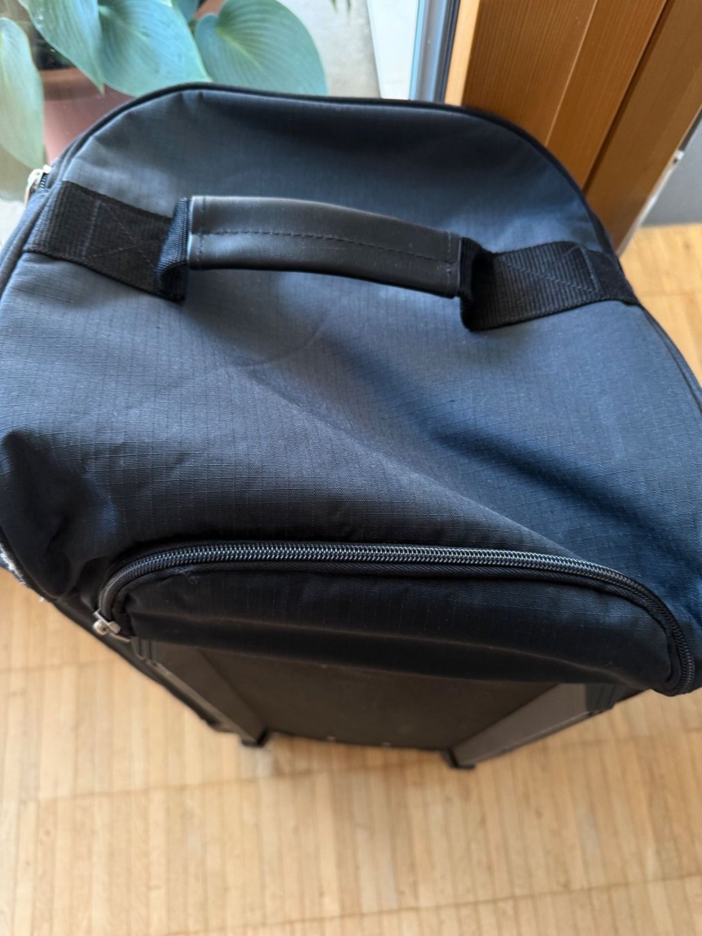 Borse: Reisetasche schwarz mit Rollen s. Masse – Usato da Dällikon venduto da dahi1 4